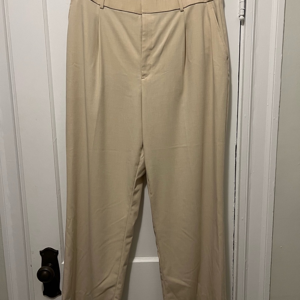 Women’s Uniqlo Tan Pants